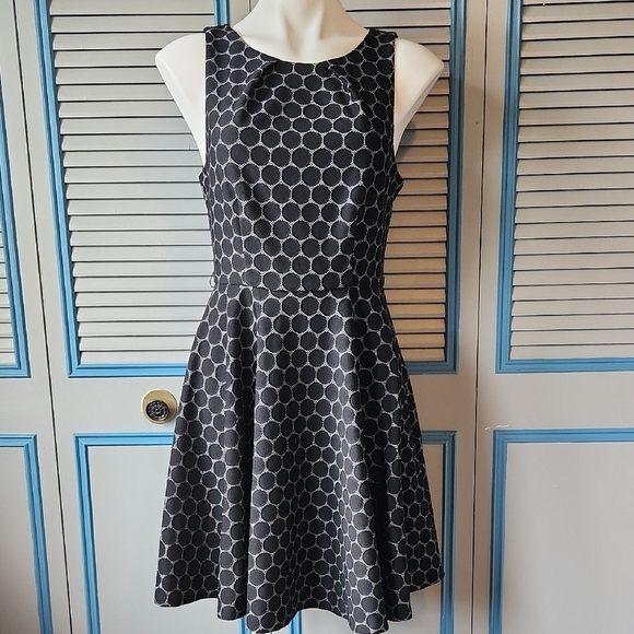 Elle Dresses & Skirts - Elle Black & Charcoal Circle-Pattern Dres